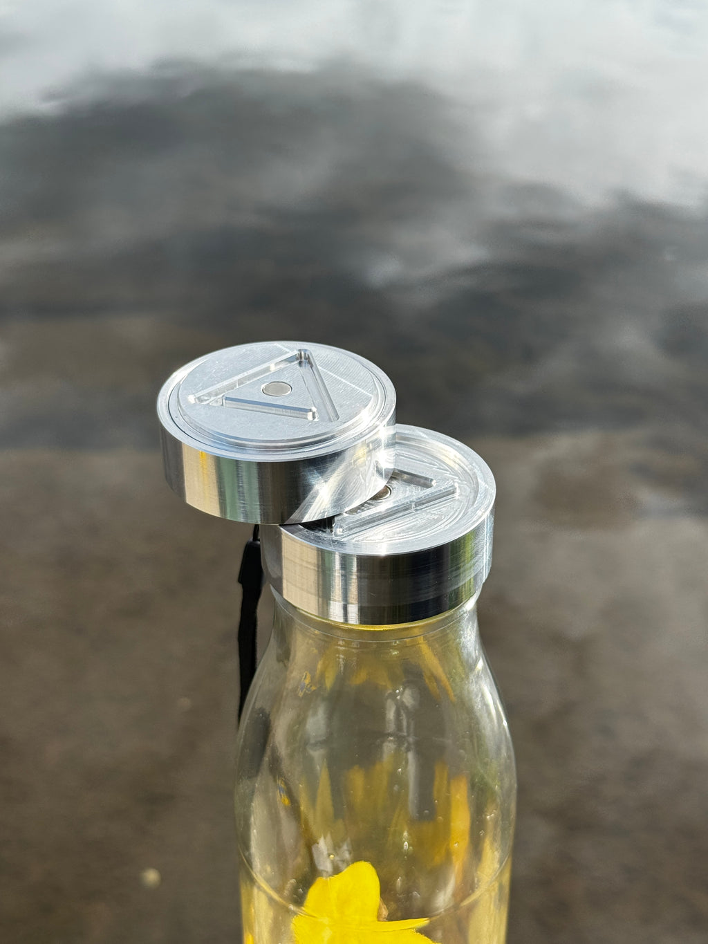 2Spirits - 3 in 1 Trinkflasche + Grinder