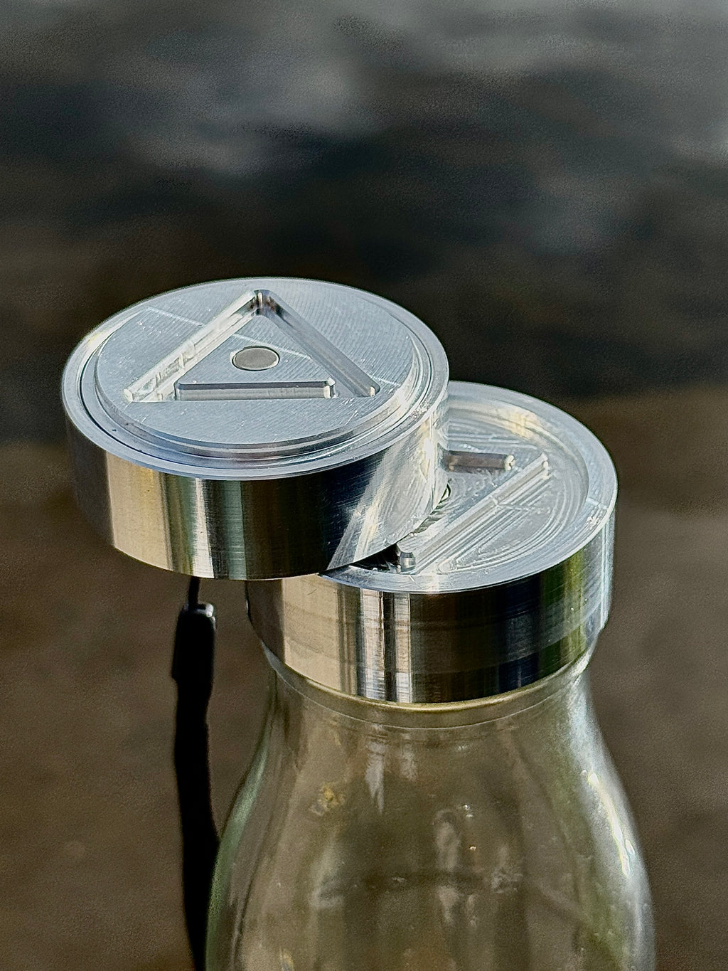 2Spirits - 3 in 1 Trinkflasche + Grinder